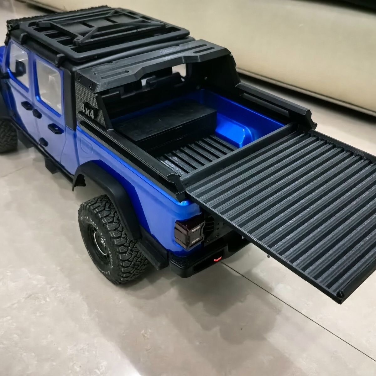 Rc Hobby Room - Cassone posteriore retrattile RC per RLAARLO